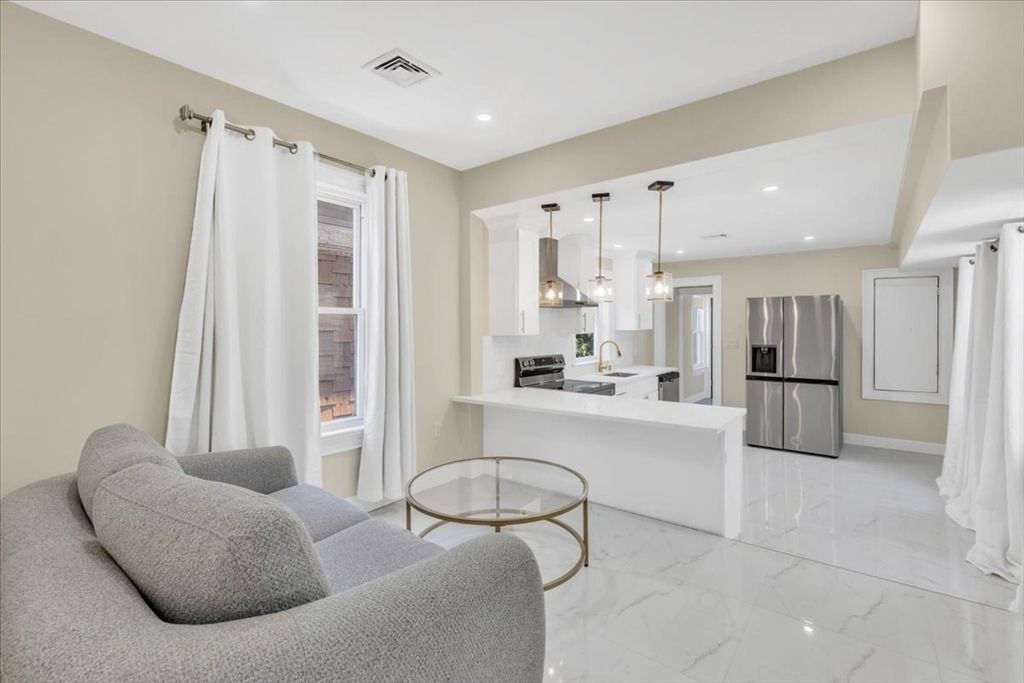 11 Burrell 2, Boston, MA 02119