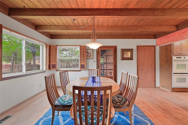140 Calle San Simon, Santa Fe, NM 87505