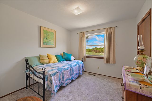 140 Calle San Simon, Santa Fe, NM 87505