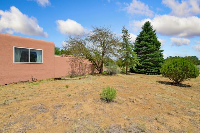 140 Calle San Simon, Santa Fe, NM 87505