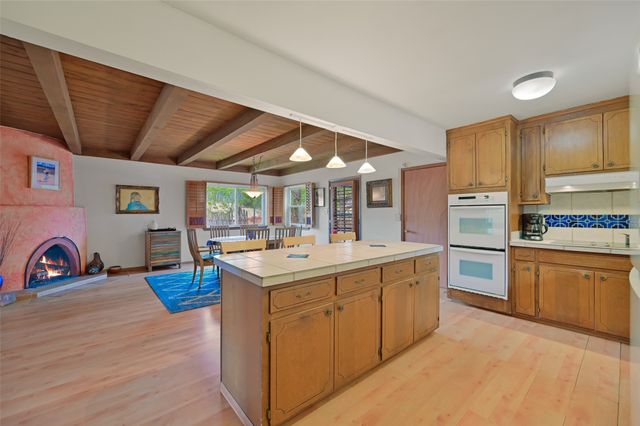 140 Calle San Simon, Santa Fe, NM 87505