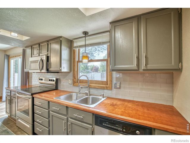 928 Torrey Pine Place, Loveland, CO 80538