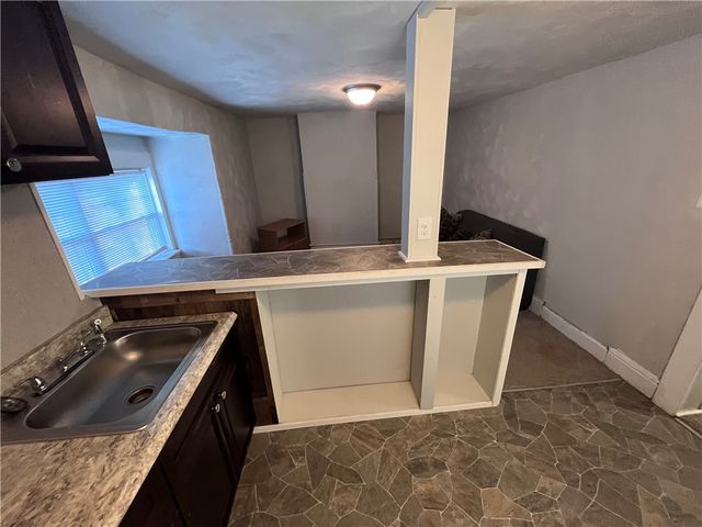 725 Clarissa St, Hill District, PA 15219