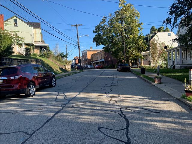 725 Clarissa St, Hill District, PA 15219