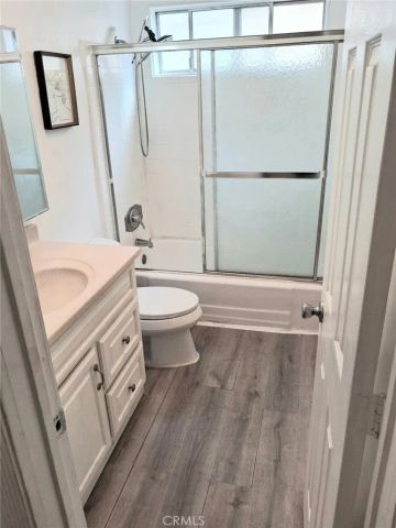 563 E Hazel 2, Inglewood, CA 90302