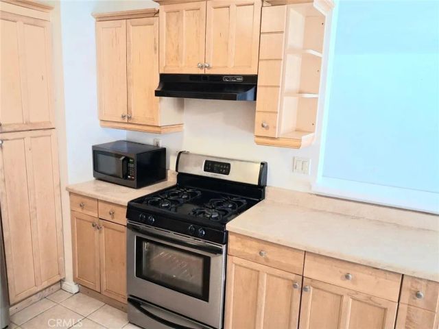 563 E Hazel 2, Inglewood, CA 90302