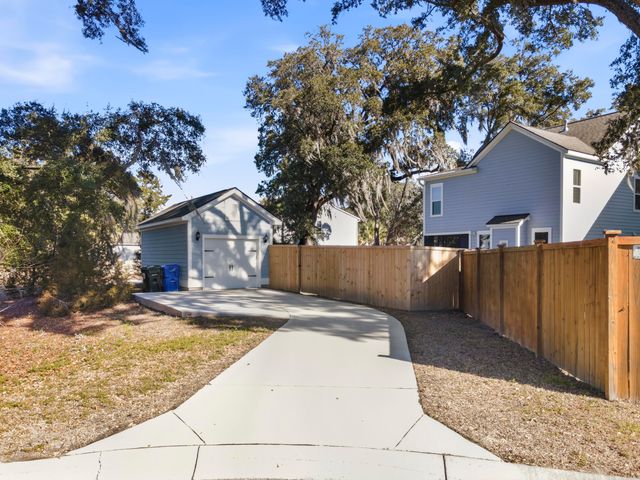 2115 Kemmerlin Street, Johns Island, SC 29455