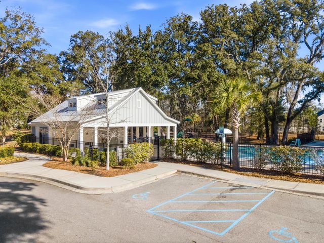 2115 Kemmerlin Street, Johns Island, SC 29455