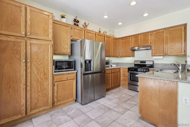 9468 Compass Point Dr S 3, San Diego, CA 92126