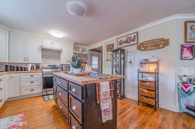 104 S Church Ave, Rockwood, TN 37854