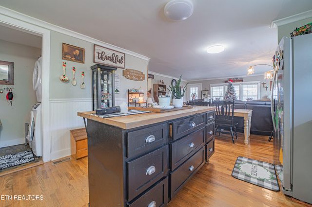 104 S Church Ave, Rockwood, TN 37854