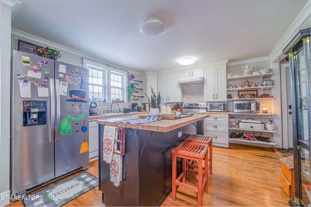 104 S Church Ave, Rockwood, TN 37854