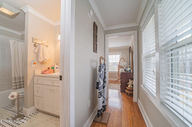 104 S Church Ave, Rockwood, TN 37854