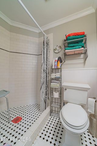 104 S Church Ave, Rockwood, TN 37854