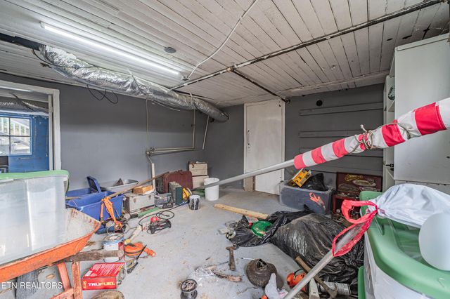 104 S Church Ave, Rockwood, TN 37854