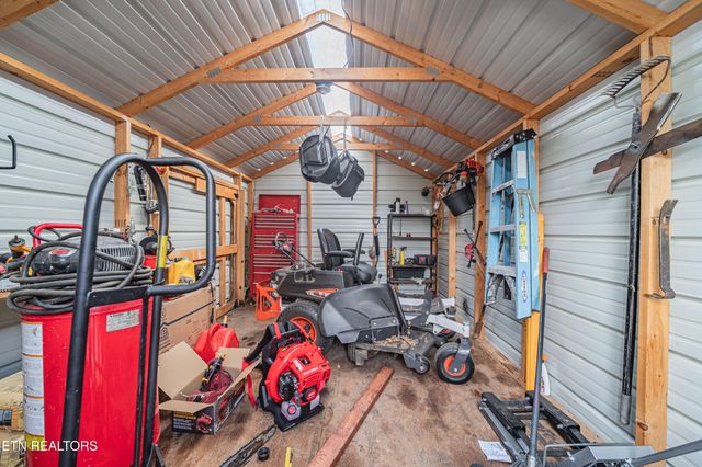 104 S Church Ave, Rockwood, TN 37854