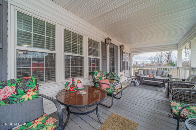 104 S Church Ave, Rockwood, TN 37854