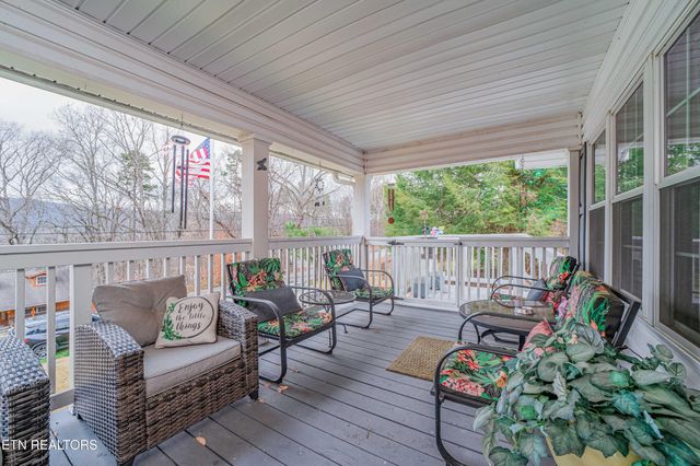 104 S Church Ave, Rockwood, TN 37854