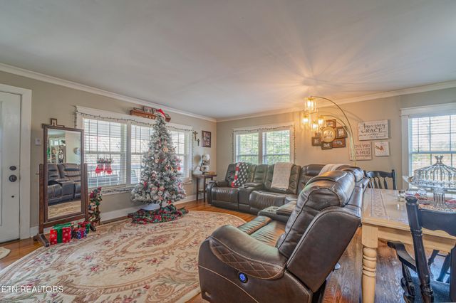 104 S Church Ave, Rockwood, TN 37854