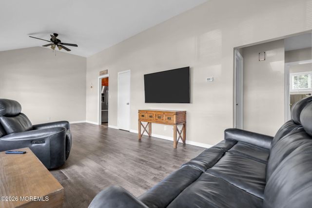 4 N Parkview Terrace, Hazlet, NJ 07730