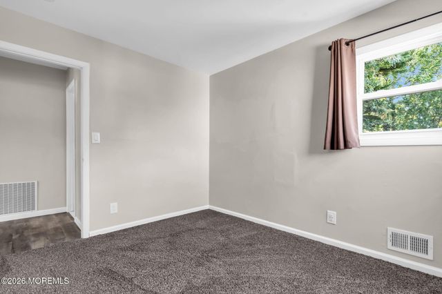 4 N Parkview Terrace, Hazlet, NJ 07730