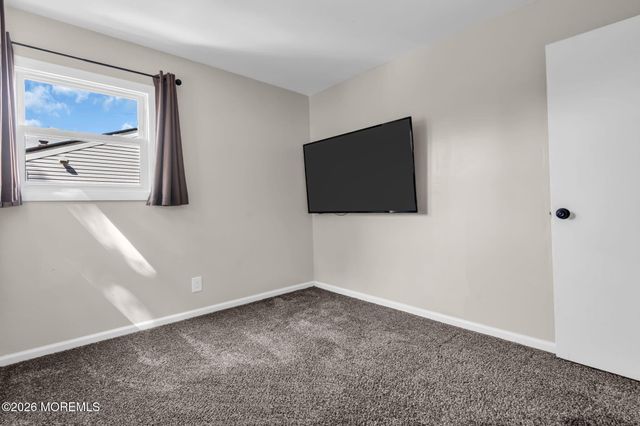 4 N Parkview Terrace, Hazlet, NJ 07730