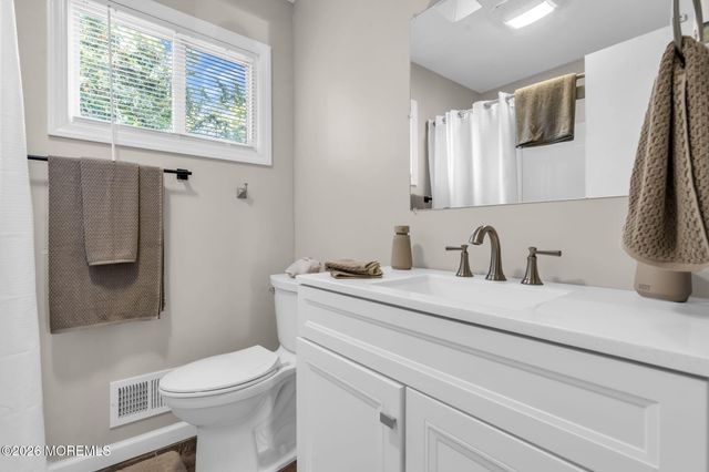4 N Parkview Terrace, Hazlet, NJ 07730
