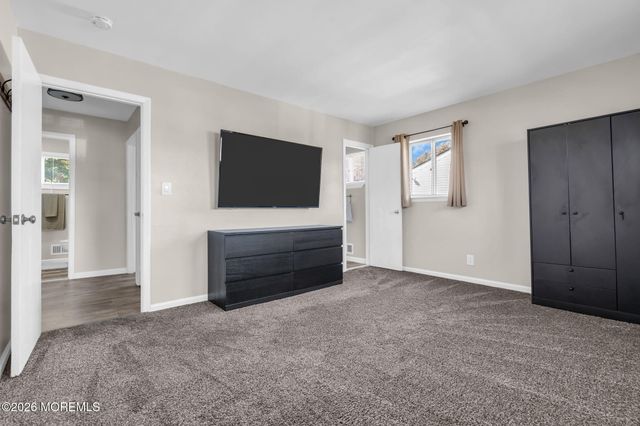 4 N Parkview Terrace, Hazlet, NJ 07730