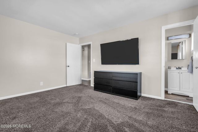 4 N Parkview Terrace, Hazlet, NJ 07730