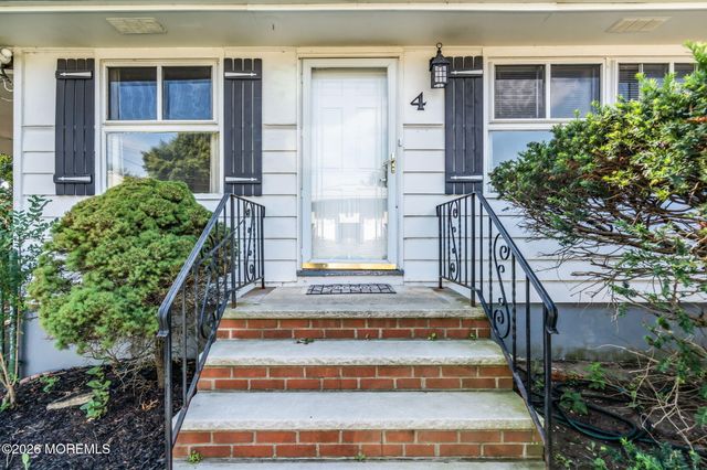 4 N Parkview Terrace, Hazlet, NJ 07730