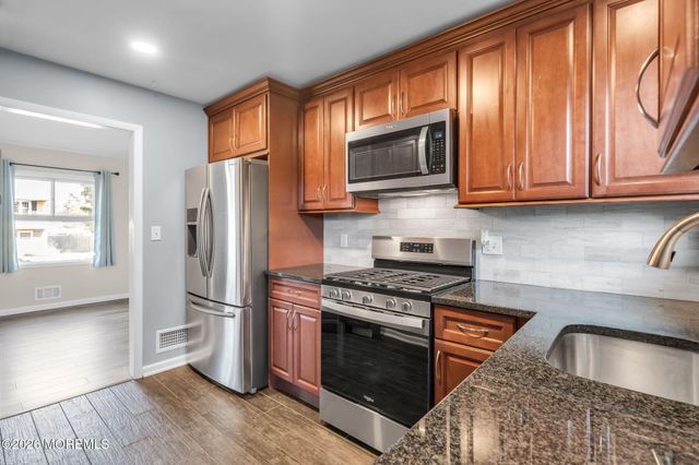 4 N Parkview Terrace, Hazlet, NJ 07730