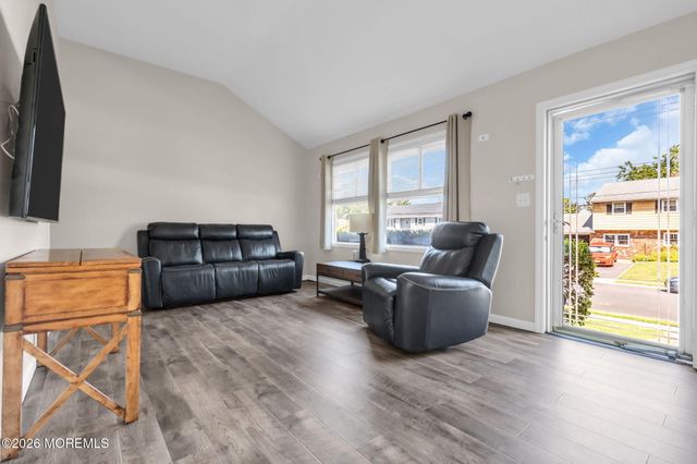 4 N Parkview Terrace, Hazlet, NJ 07730