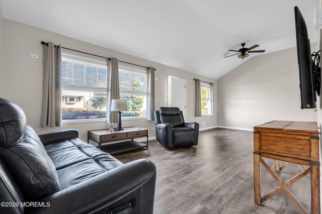 4 N Parkview Terrace, Hazlet, NJ 07730