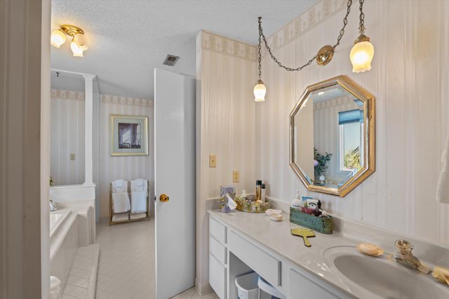 203 Christmas Drive, Mc Cormick, SC 29835