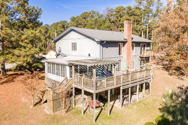 203 Christmas Drive, Mc Cormick, SC 29835