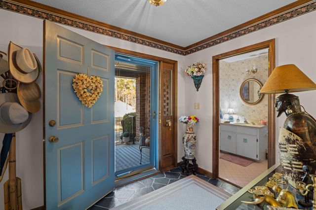 203 Christmas Drive, Mc Cormick, SC 29835