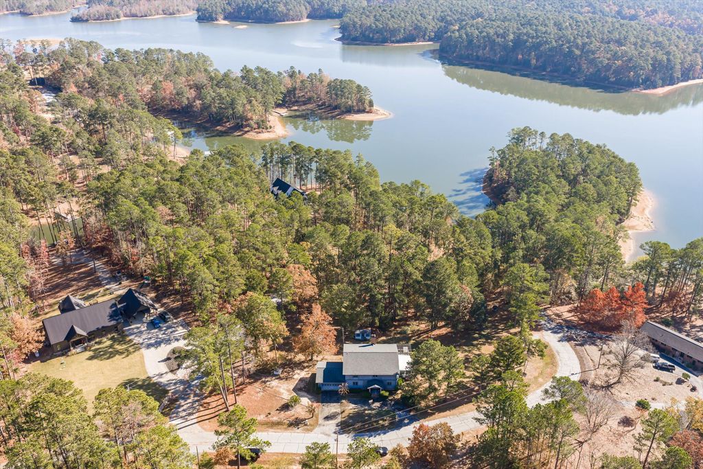 203 Christmas Drive, Mc Cormick, SC 29835