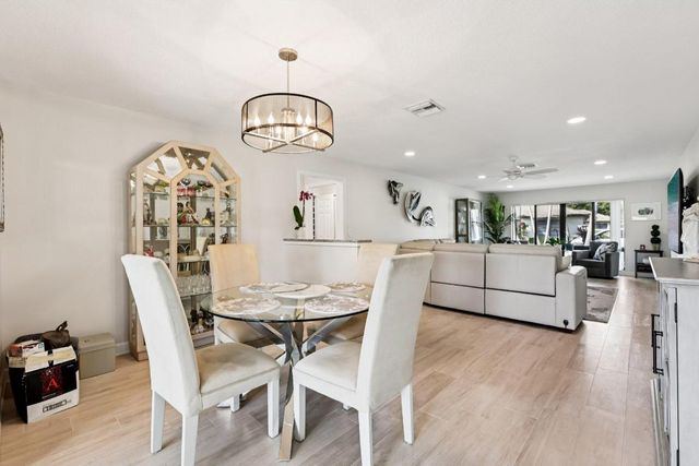 4854 Eqestrian Circle B, Boynton Beach, FL 33426