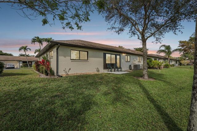 4854 Eqestrian Circle B, Boynton Beach, FL 33426