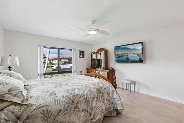 4854 Eqestrian Circle B, Boynton Beach, FL 33426