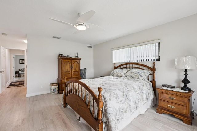 4854 Eqestrian Circle B, Boynton Beach, FL 33426