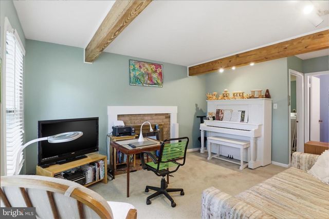 9008 LAKE BRADDOCK DR, Burke, VA 22015