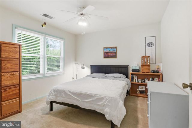 9008 LAKE BRADDOCK DR, Burke, VA 22015
