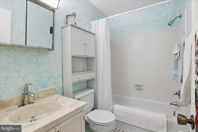 9008 LAKE BRADDOCK DR, Burke, VA 22015