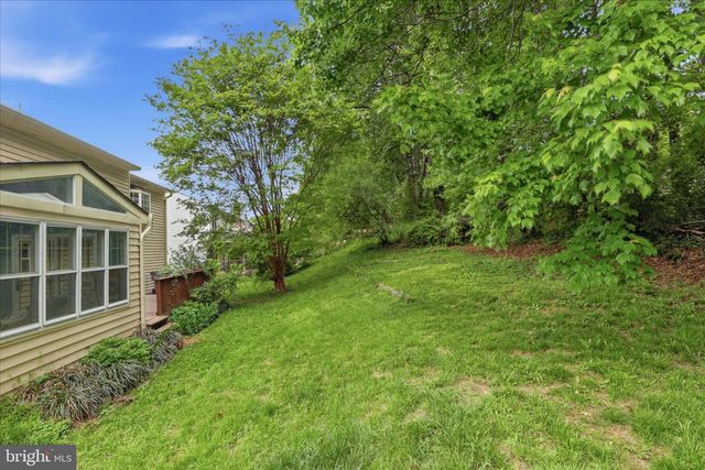 9008 LAKE BRADDOCK DR, Burke, VA 22015