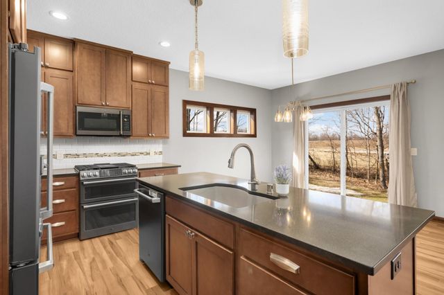 697 Jansen Avenue SE, Hanover, MN 55341