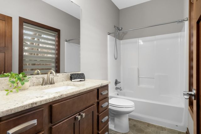 697 Jansen Avenue SE, Hanover, MN 55341