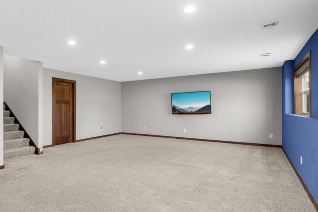 697 Jansen Avenue SE, Hanover, MN 55341