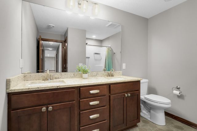 697 Jansen Avenue SE, Hanover, MN 55341