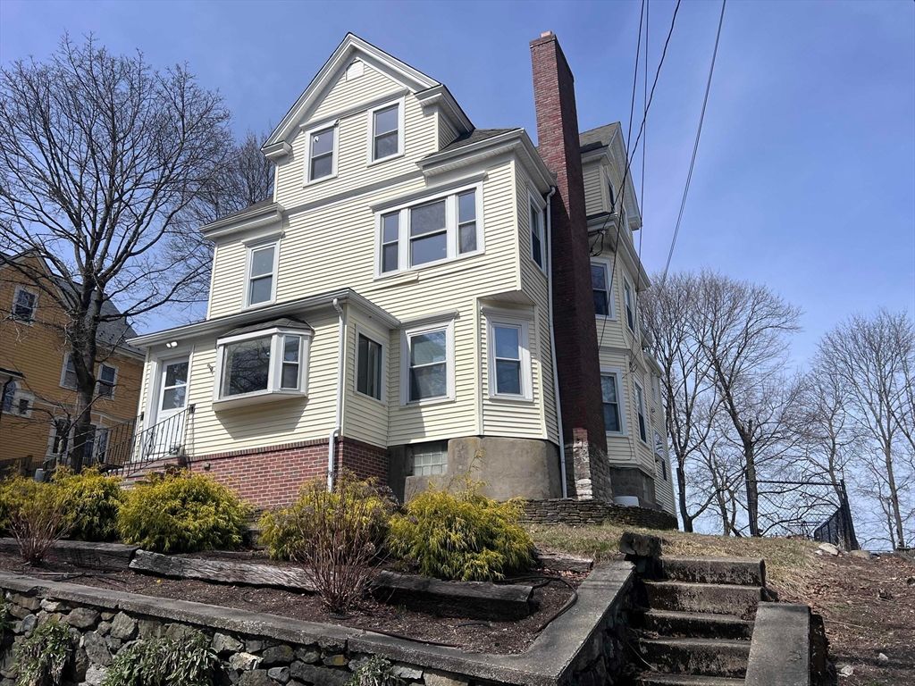 61 Wollaston Ave 2, Arlington, MA 02476